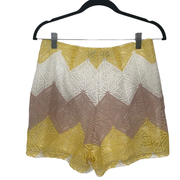 Geometric Lace Chevron Shorts – Yellow, White & Taupe - Picture 2 of 10